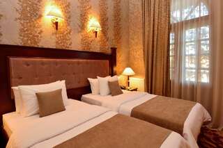 Отель River Side Hotel Tbilisi Тбилиси Люкс с балконом-3