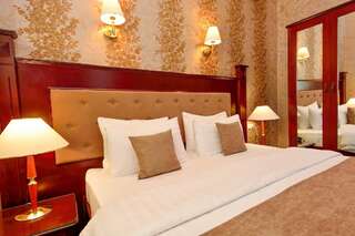 Отель River Side Hotel Tbilisi Тбилиси Стандартный двухместный номер с 1 кроватью или 2 отдельными кроватями и балконом-6