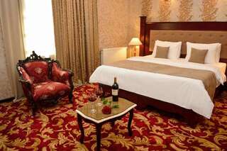 Отель River Side Hotel Tbilisi Тбилиси Стандартный двухместный номер с 1 кроватью или 2 отдельными кроватями и балконом-7